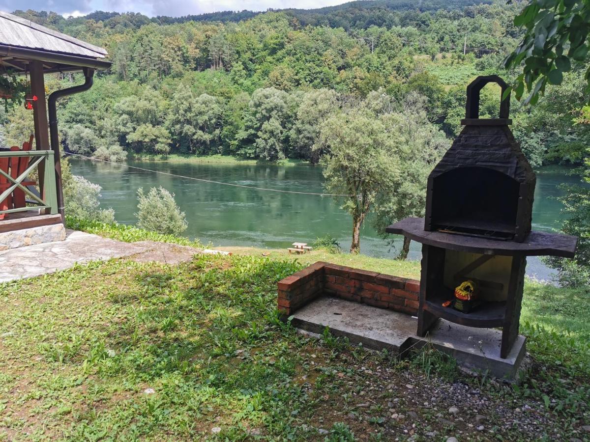 Villa Brvnara Na Obali Reke Drine Beserovina Exterior foto