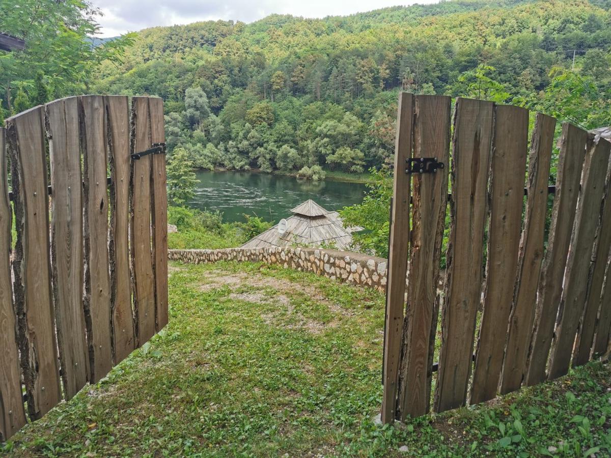 Villa Brvnara Na Obali Reke Drine Beserovina Exterior foto